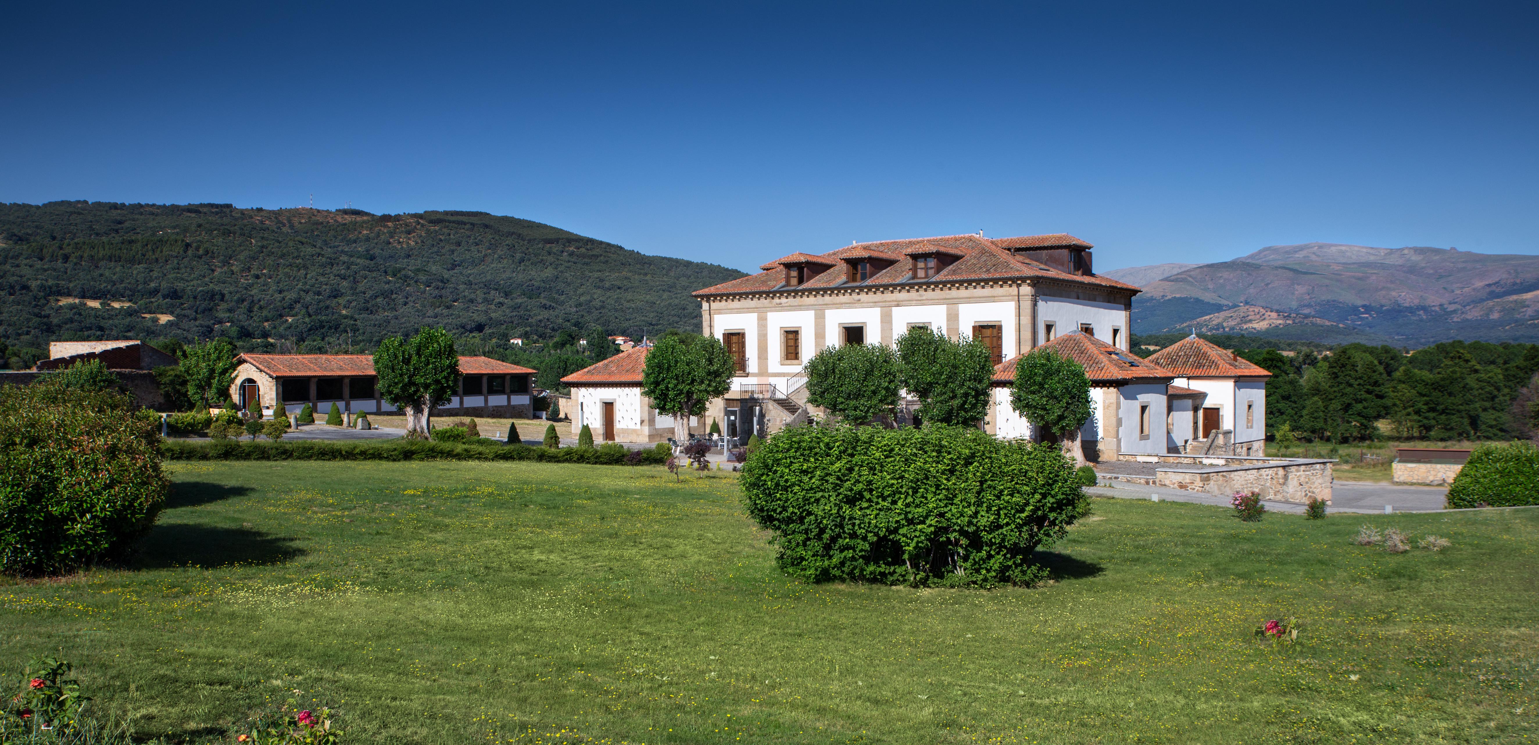 Izan Puerta De Gredos Hotel El Barco de Ávila Eksteriør billede