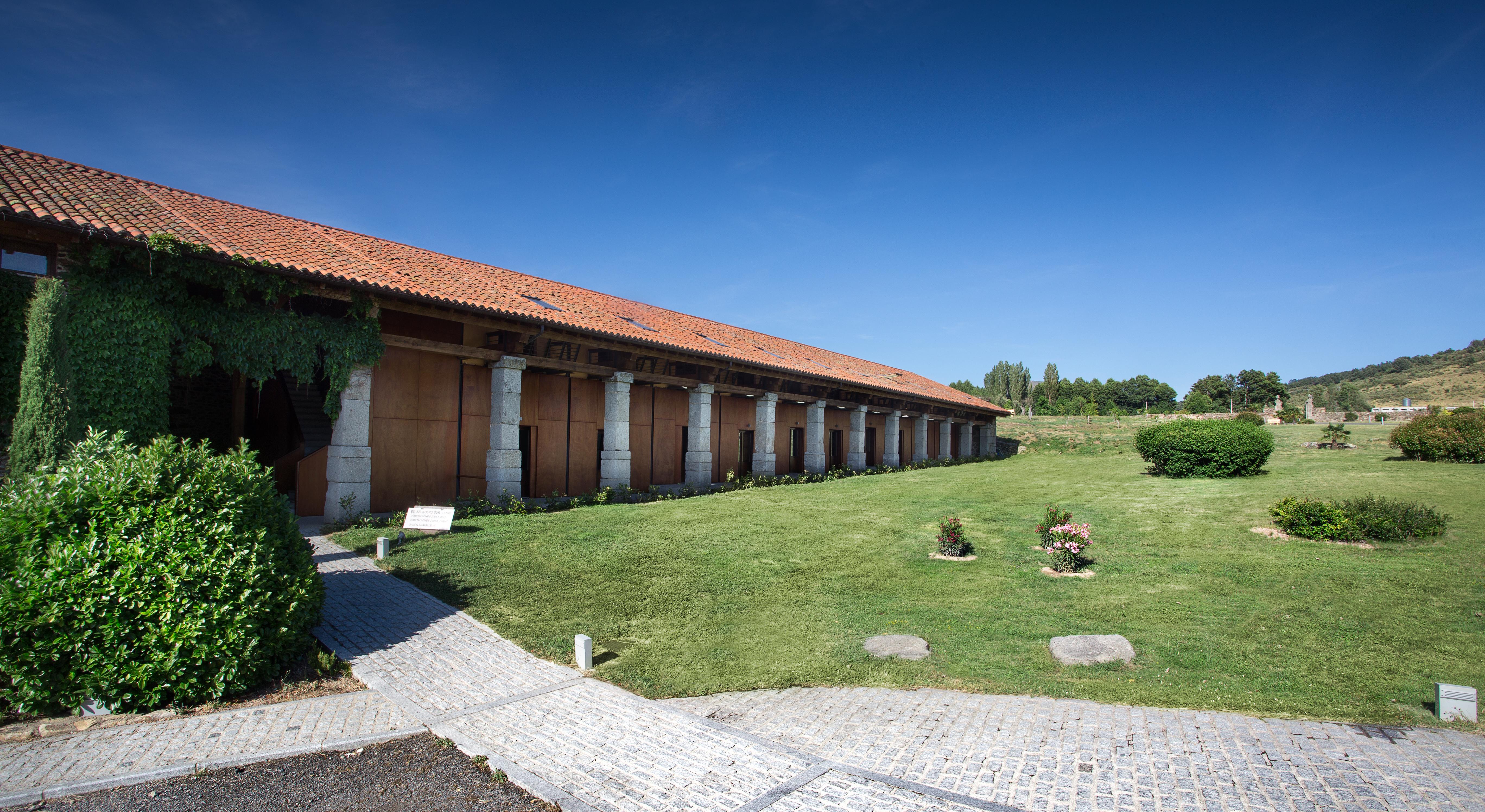 Izan Puerta De Gredos Hotel El Barco de Ávila Eksteriør billede