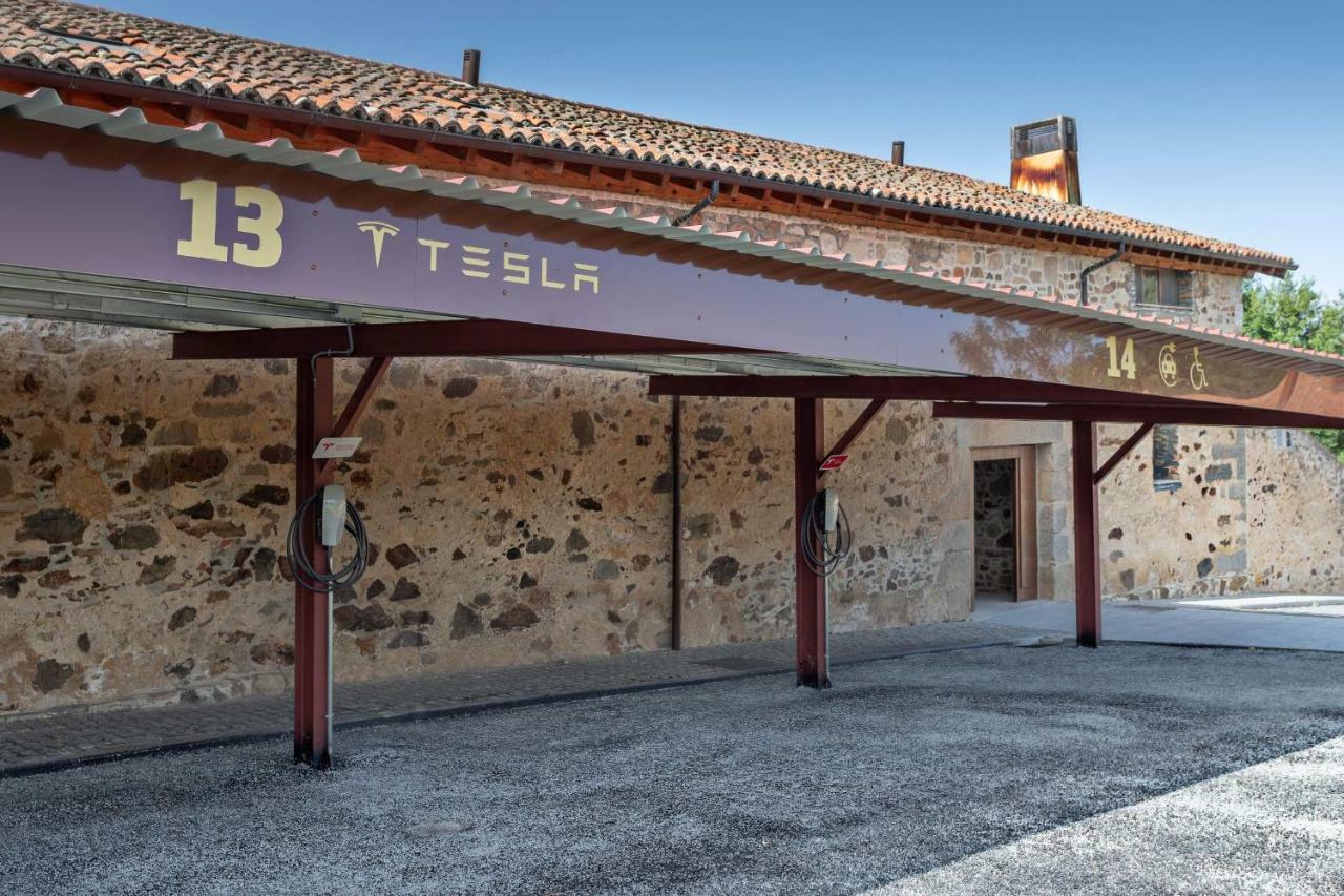 Izan Puerta De Gredos Hotel El Barco de Ávila Eksteriør billede