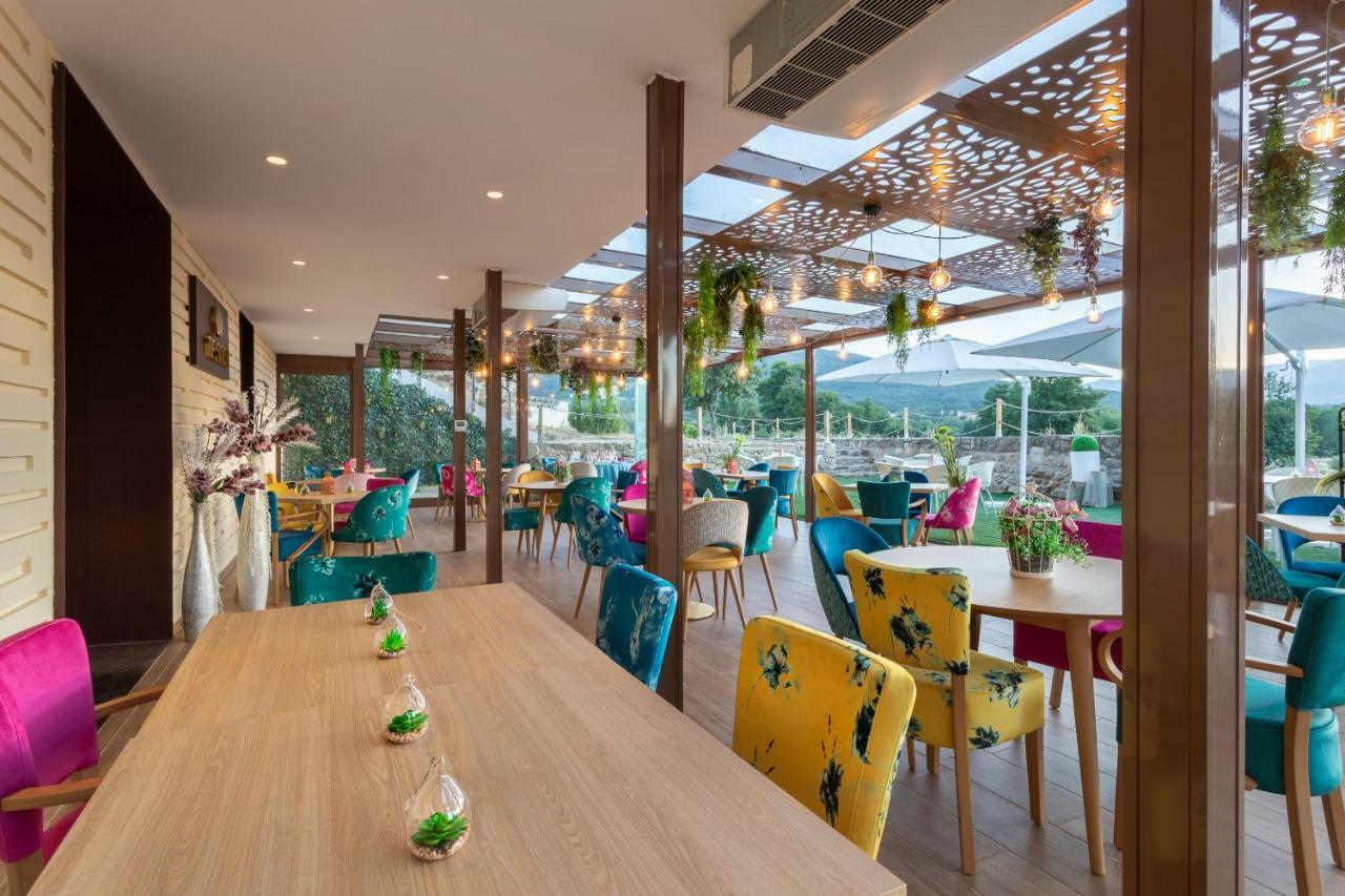 Izan Puerta De Gredos Hotel El Barco de Ávila Eksteriør billede